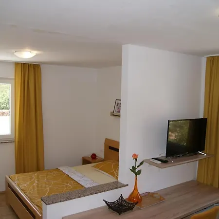 Rooms-sobe Haus Magdalena Krk