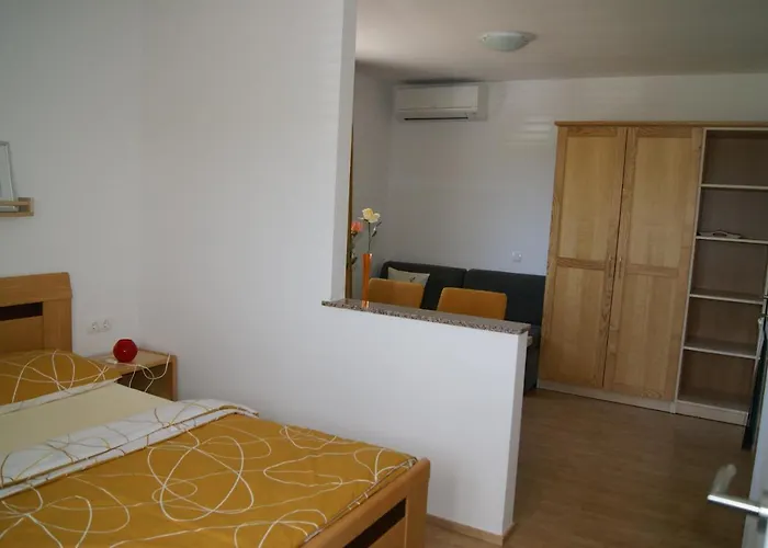 Rooms-sobe Haus Magdalena Krk Konukevi 4*